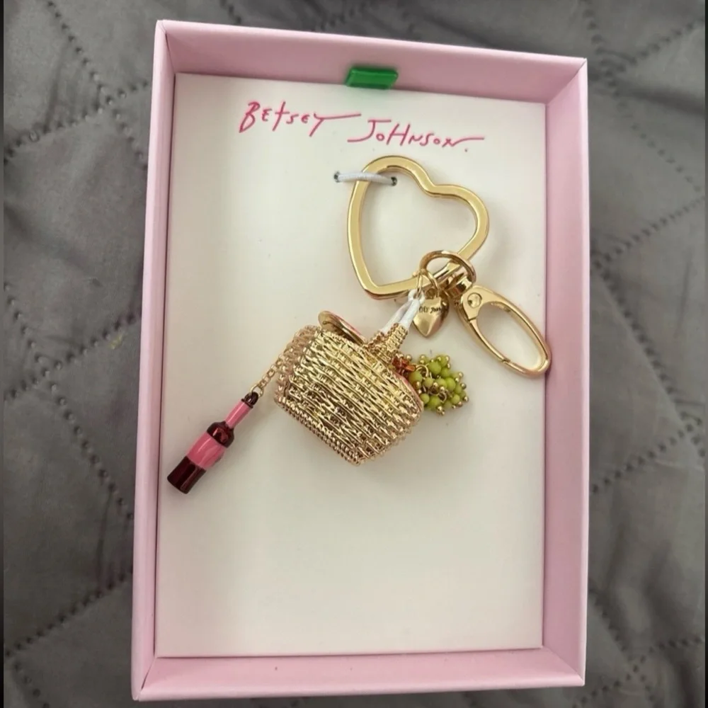 BETSEY JOHNSON Picnic Basket Bag Purse Charm Keychain Wine & Grapes Charms NWT